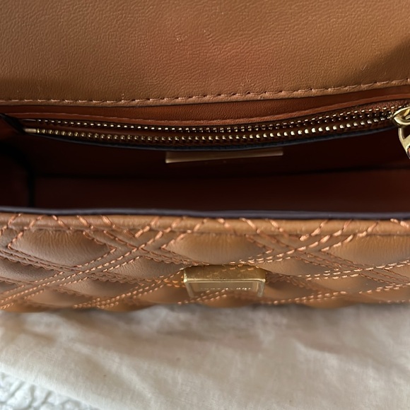 Tory Burch SMALL FLEMING POLISHED-GRAIN CONVERTIBLE SHOULDER BAG - Picture 9 of 13